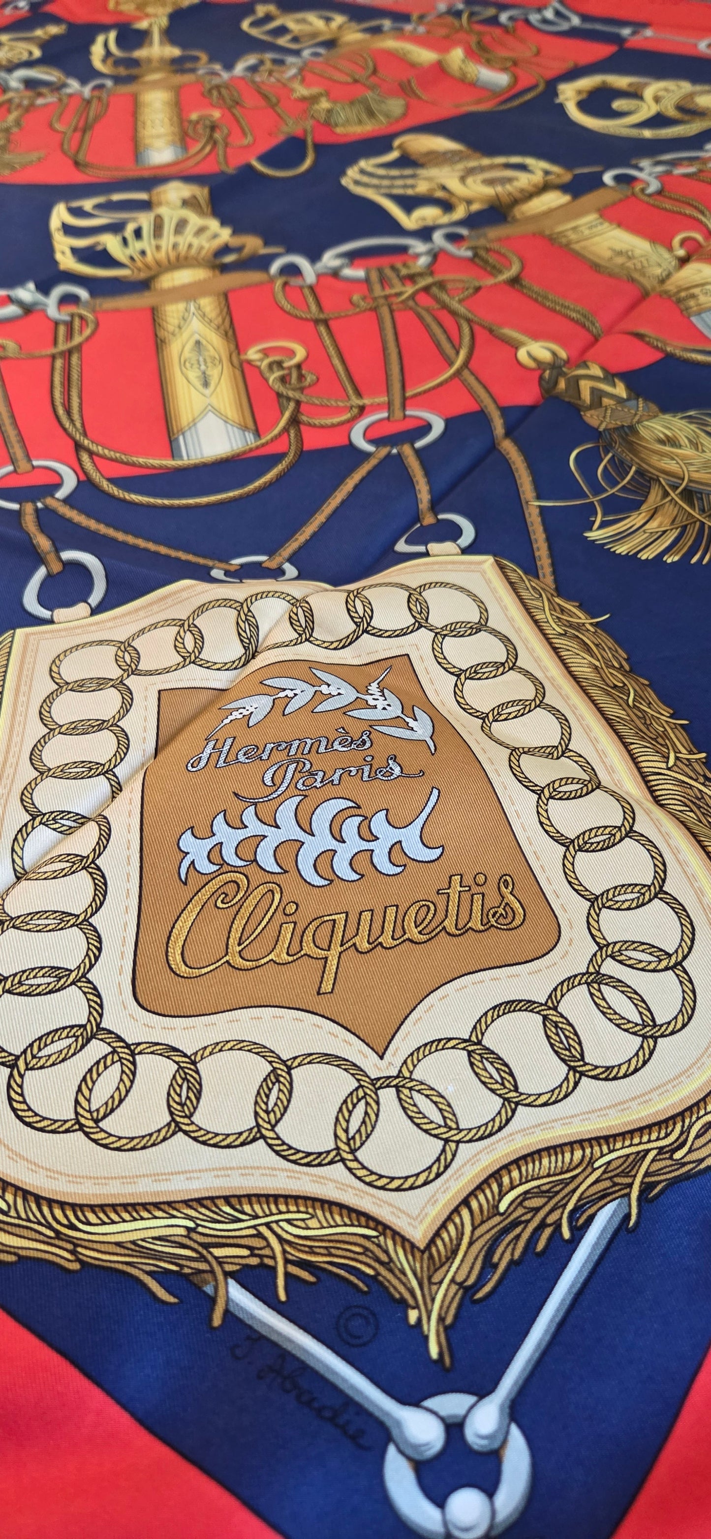 Carré Hermès en twill de soie "Cliquetis "