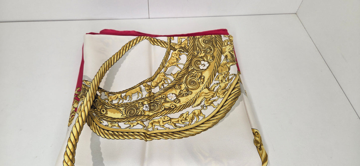 Carré Hermès en twill de Soie "Les Cavaliers D'Or "