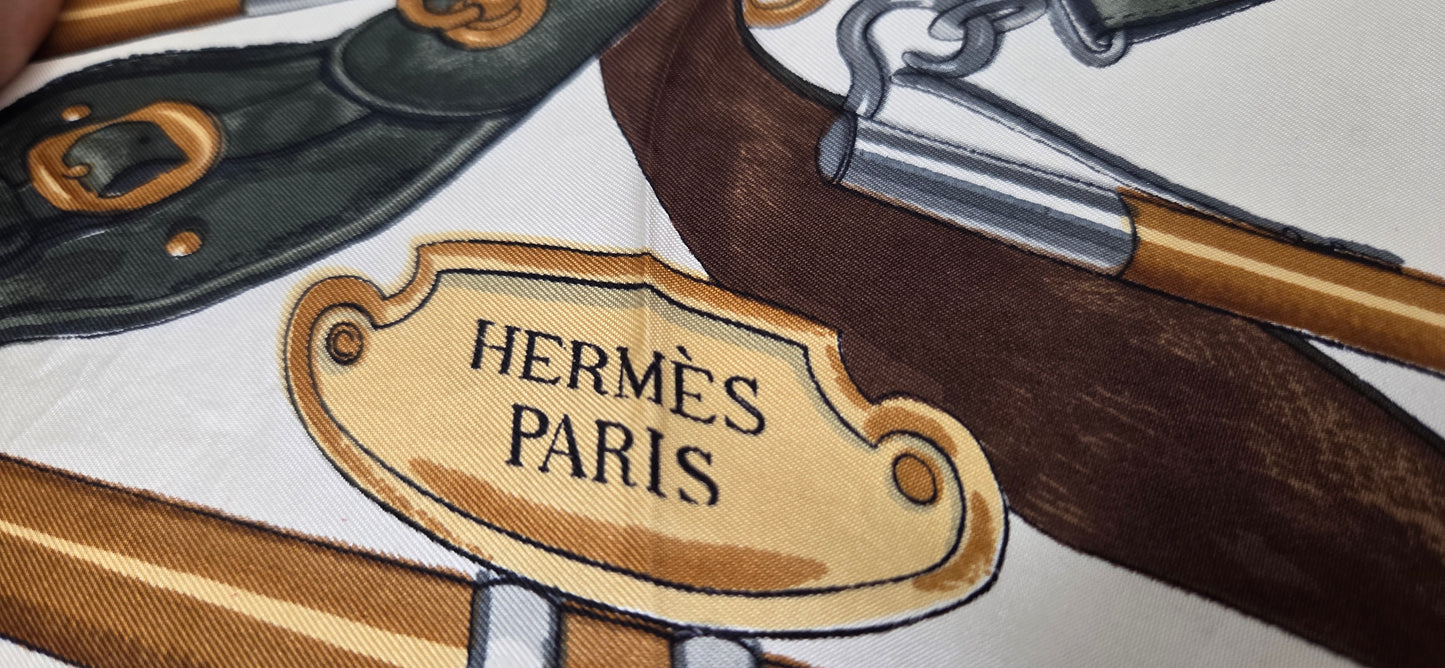 Carré Hermès en twill de soie "Avenue des Acacias "