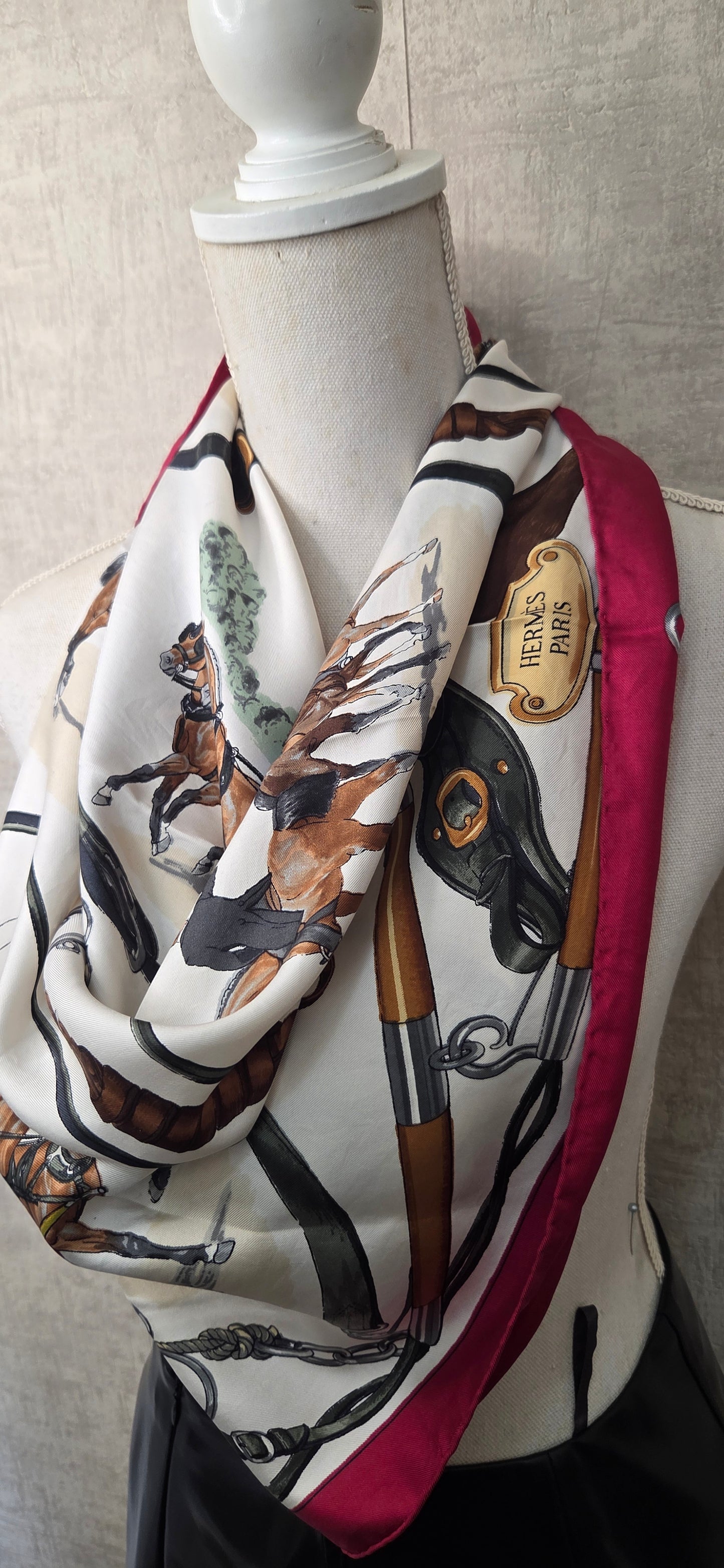 Carré Hermès en twill de soie "Avenue des Acacias "