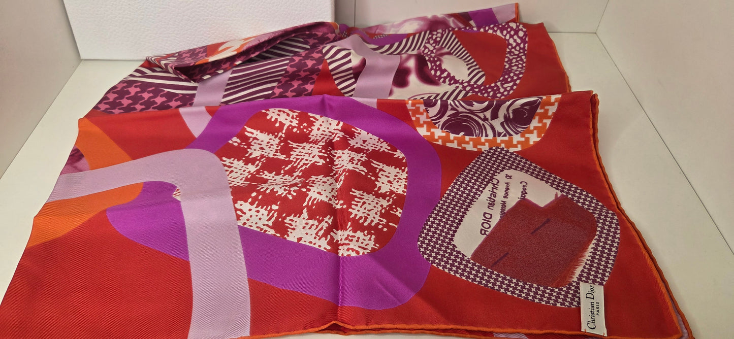 Christian Dior Carré en silk de soie