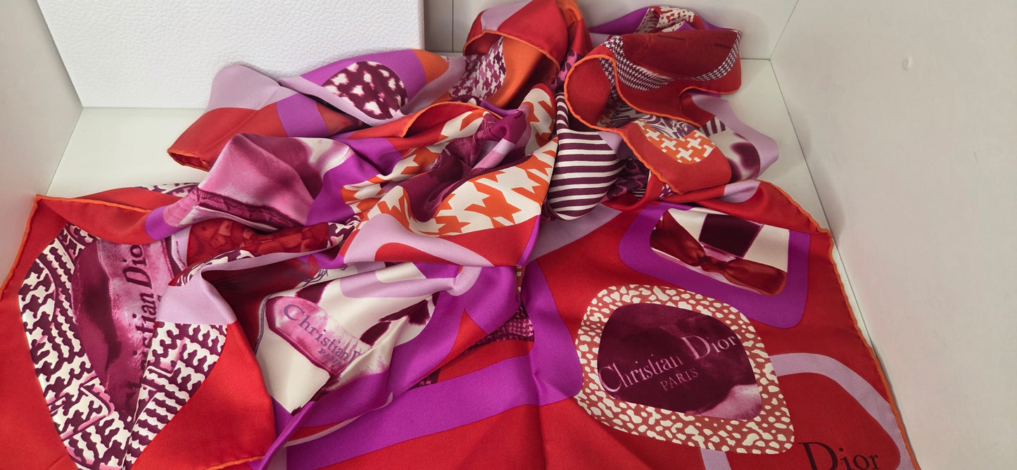 Christian Dior Carré en silk de soie