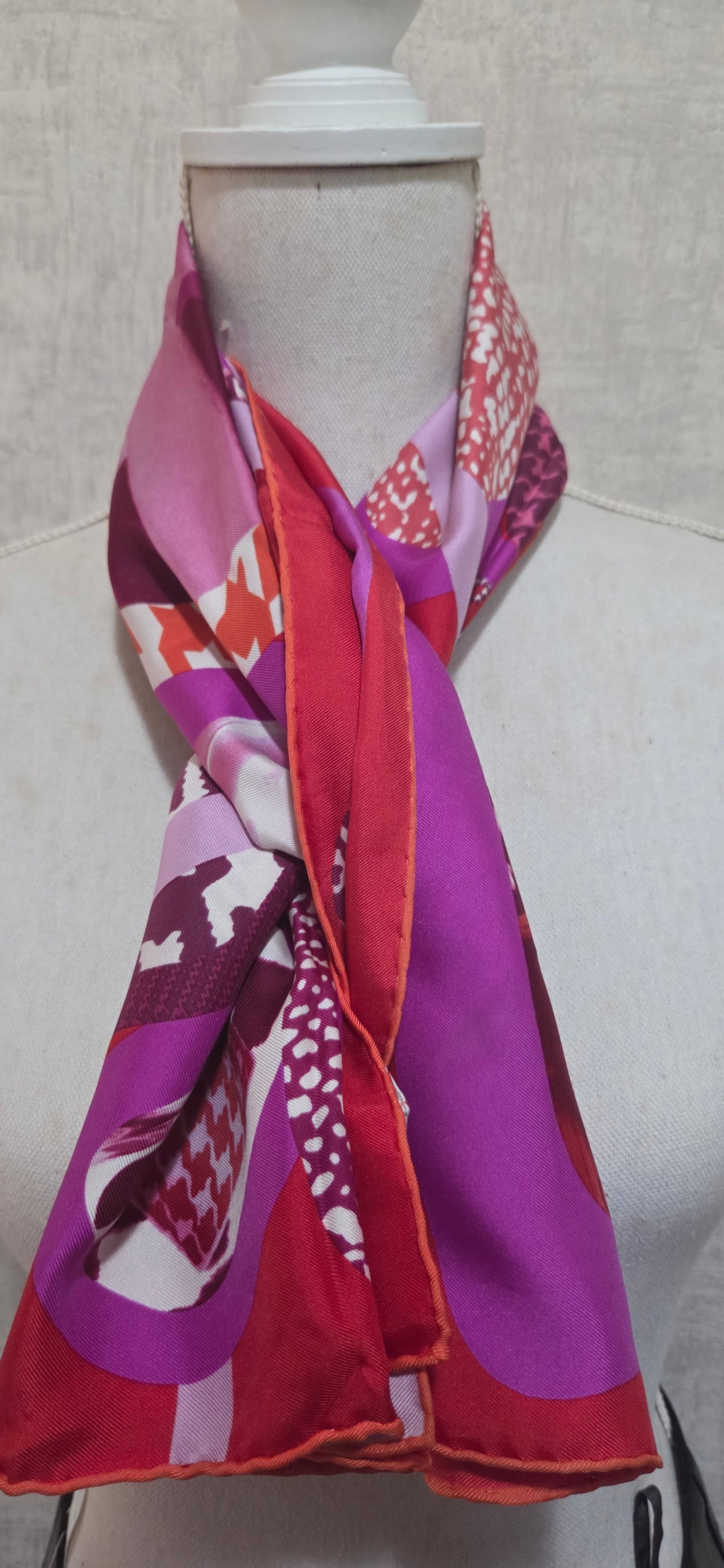 Christian Dior Carré en silk de soie