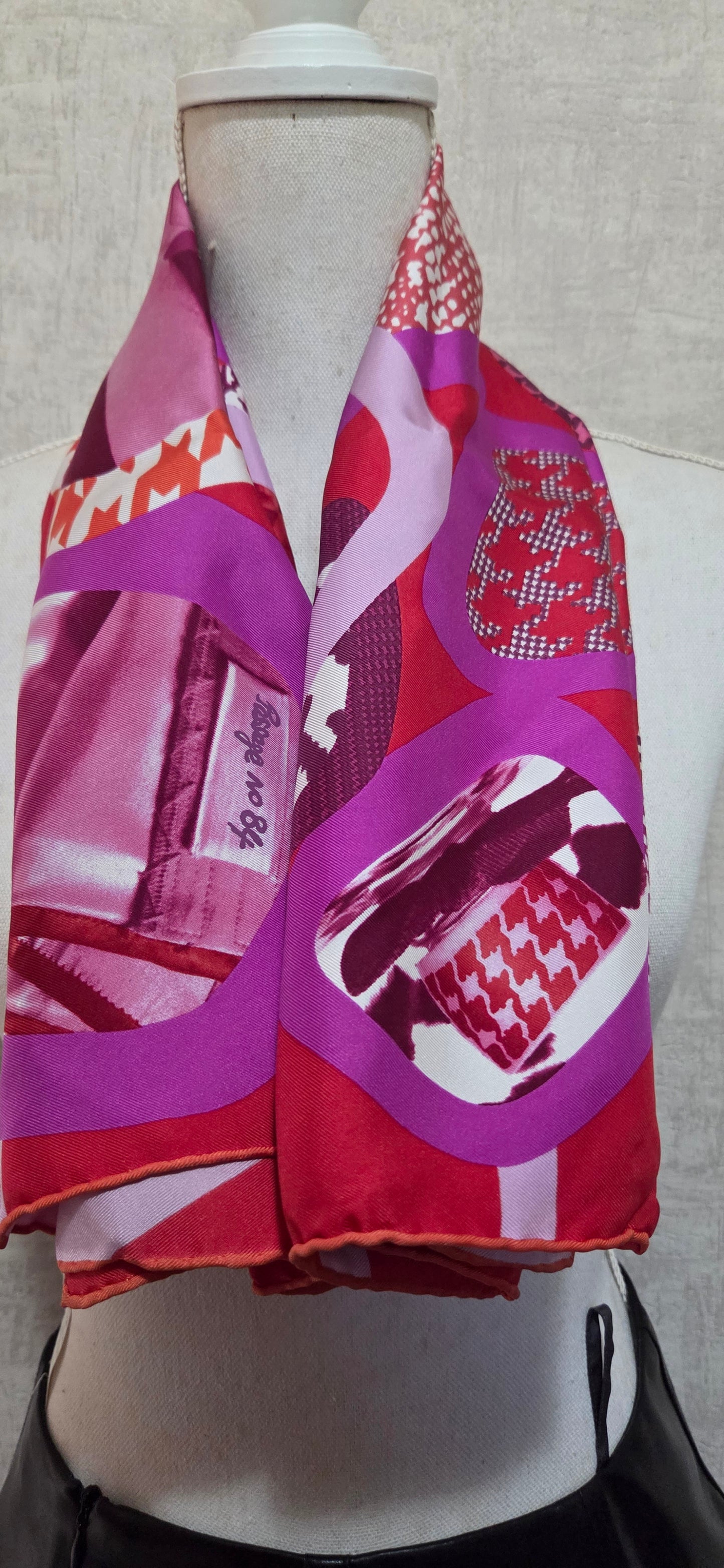 Christian Dior Carré en silk de soie