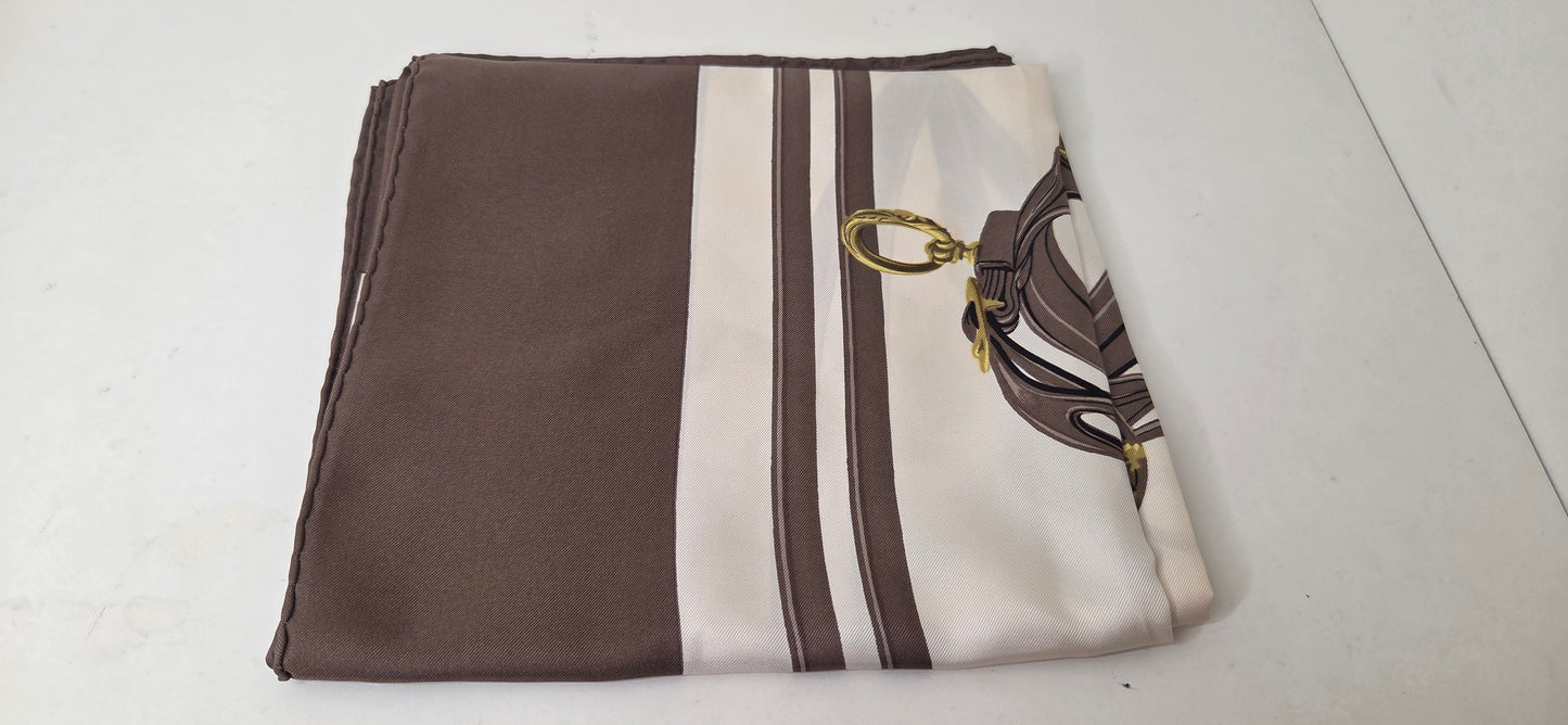 Carré Hermès en twill de soie "Brides de Gala"