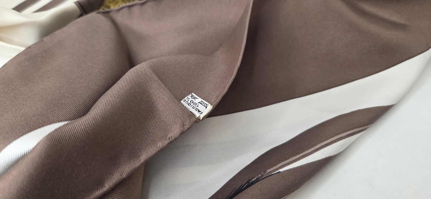 Carré Hermès en twill de soie "Brides de Gala"