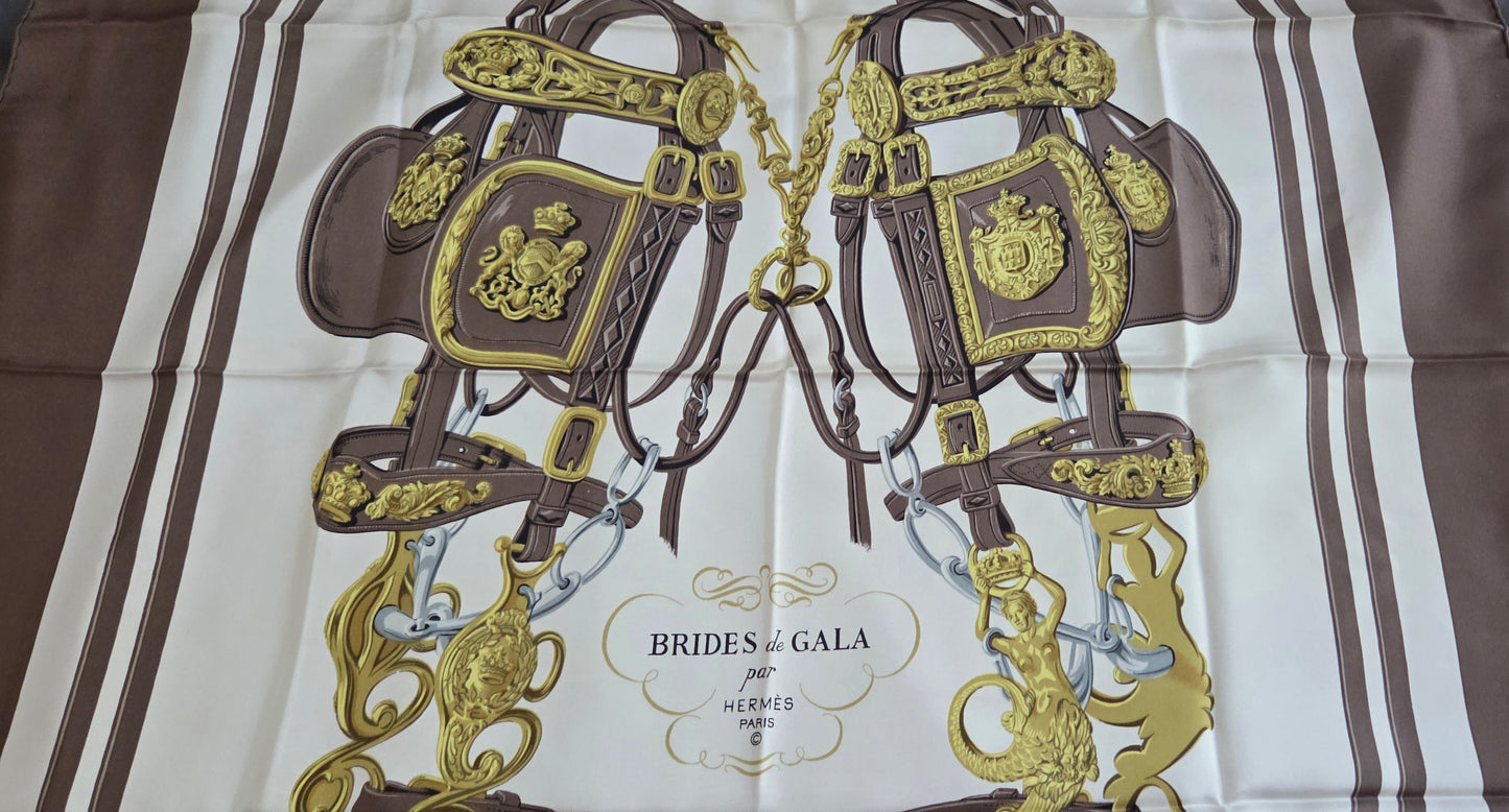 Carré Hermès en twill de soie "Brides de Gala"