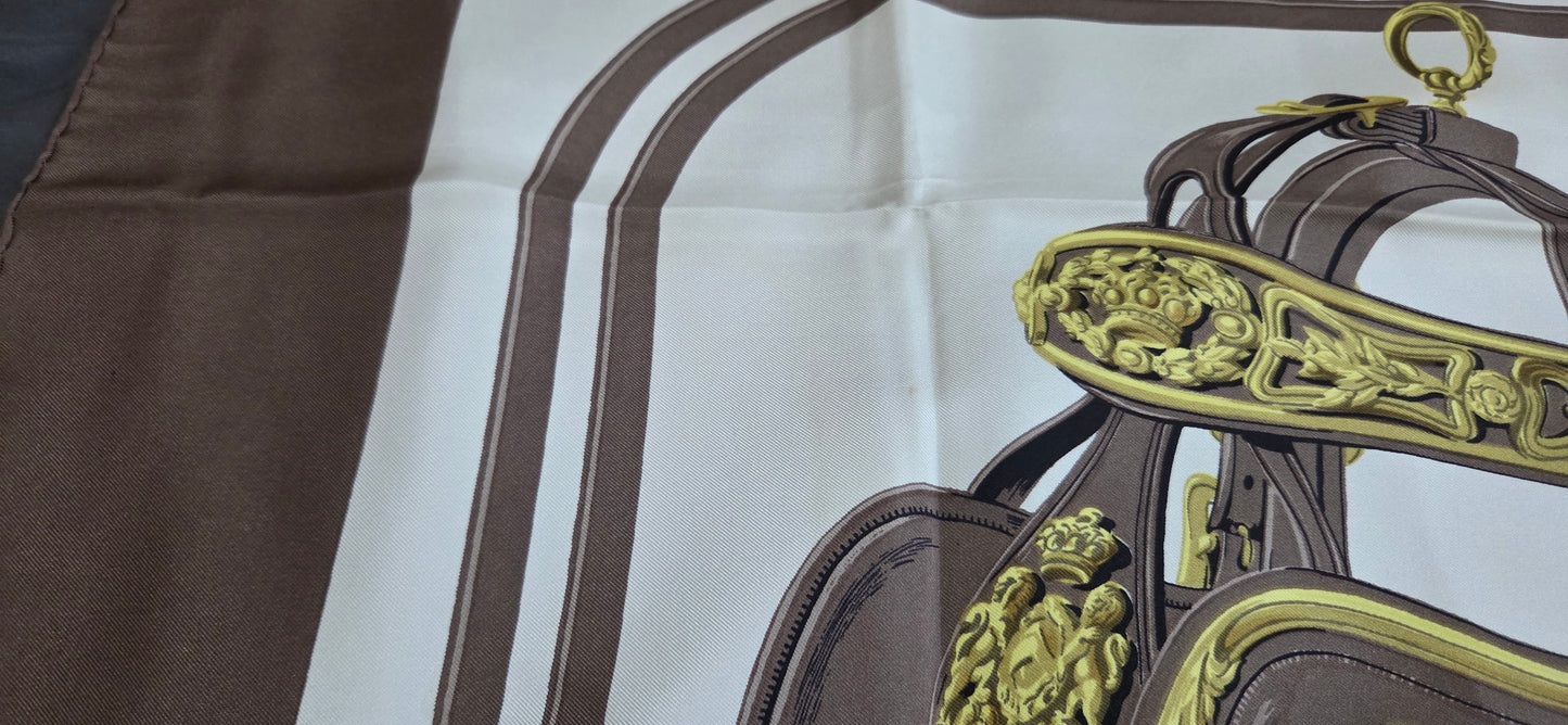 Carré Hermès en twill de soie "Brides de Gala"