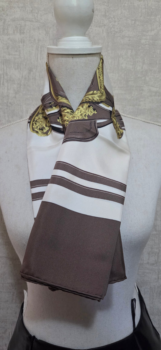 Carré Hermès en twill de soie "Brides de Gala"