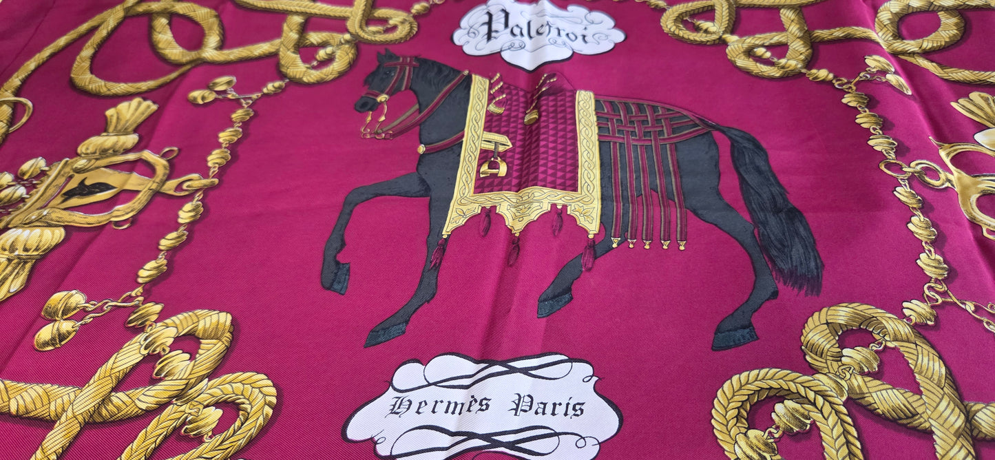 Carré Hermès en twill de soie "Palefroi "