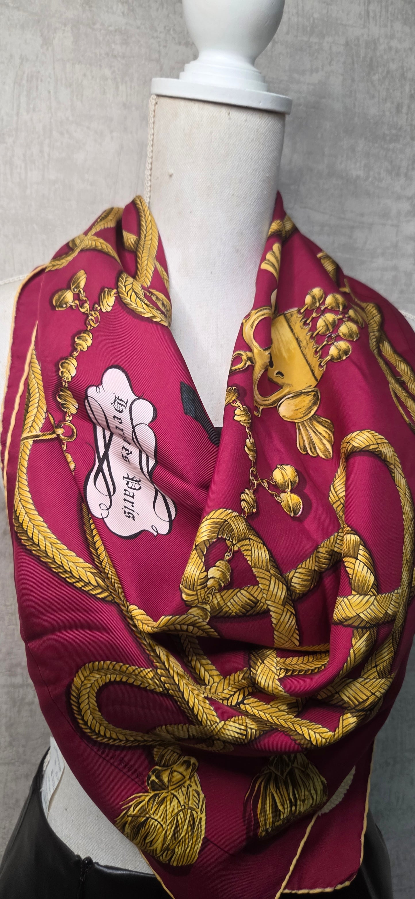 Carré Hermès en twill de soie "Palefroi "