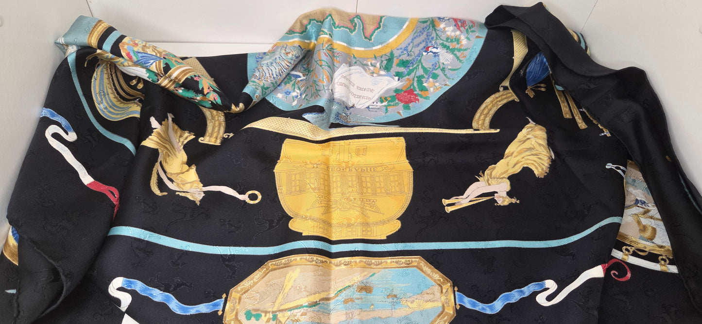 Carré Hermès en twill de soie "Le Geographe "