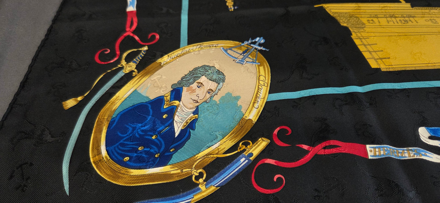 Carré Hermès en twill de soie "Le Geographe "