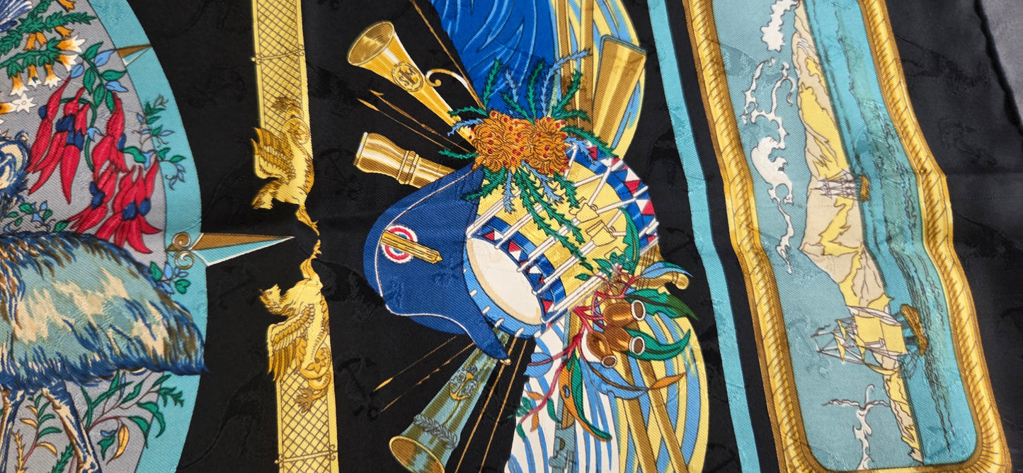 Carré Hermès en twill de soie "Le Geographe "