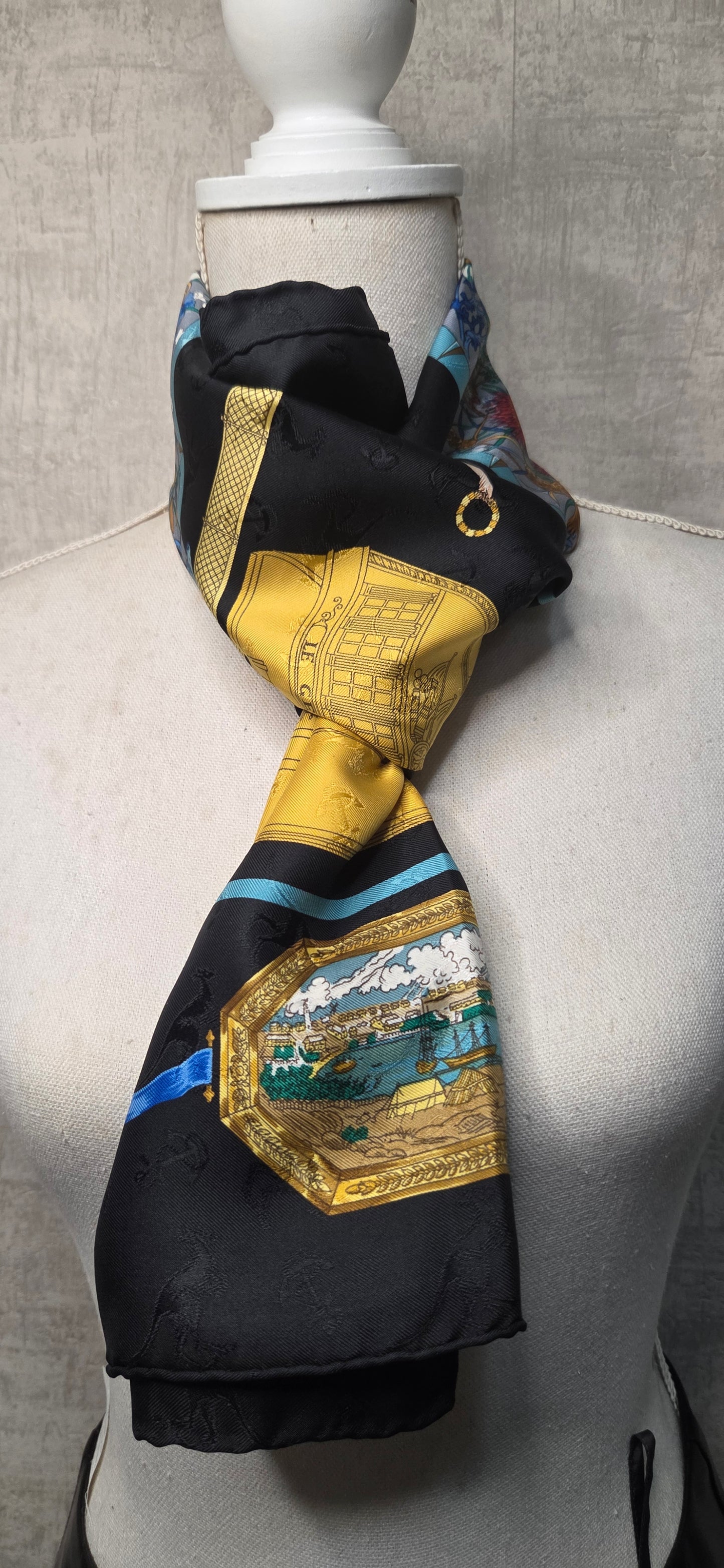 Carré Hermès en twill de soie "Le Geographe "