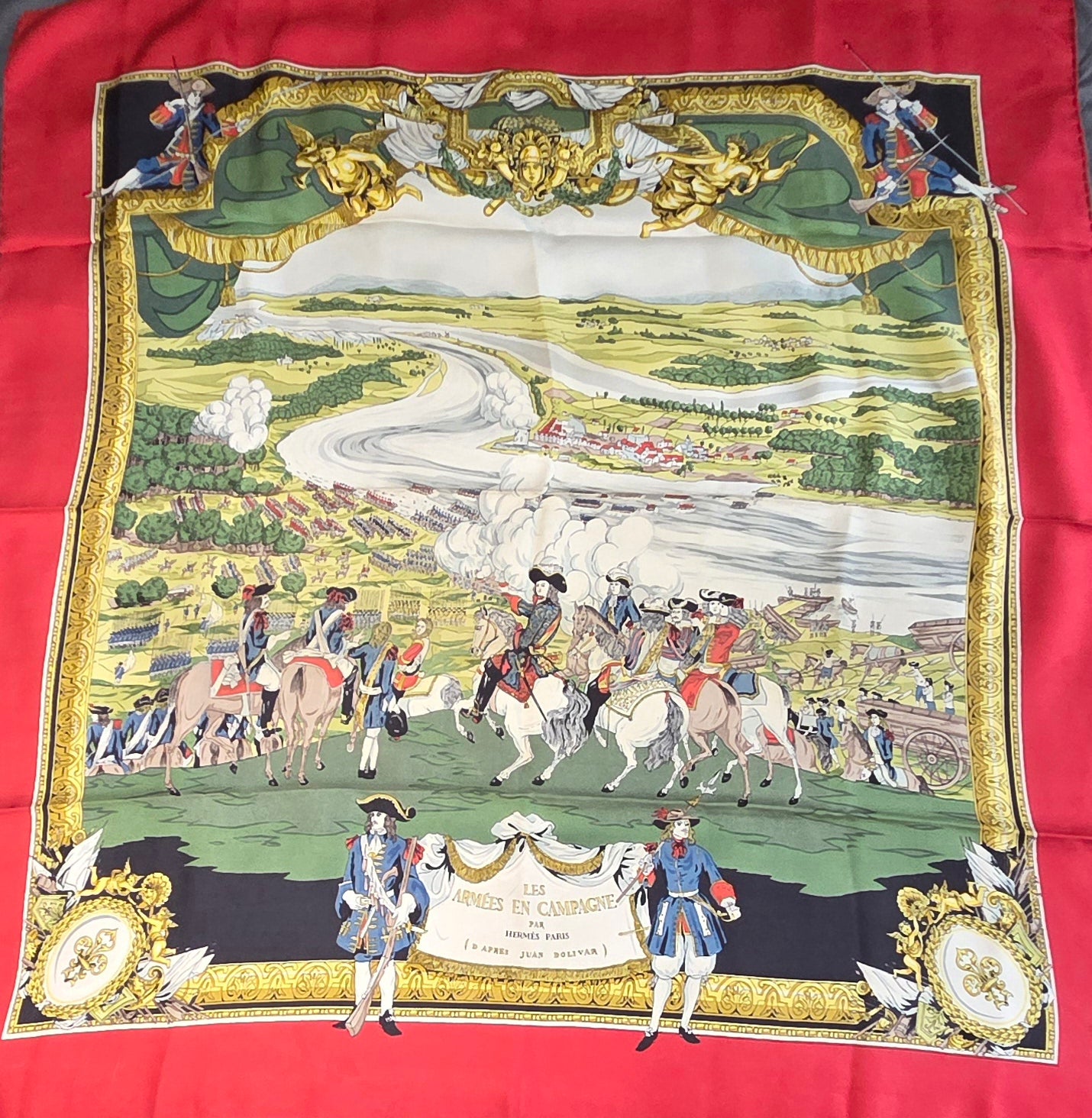 Carré Hermès en twill de soie "Les Armées en Campagne "