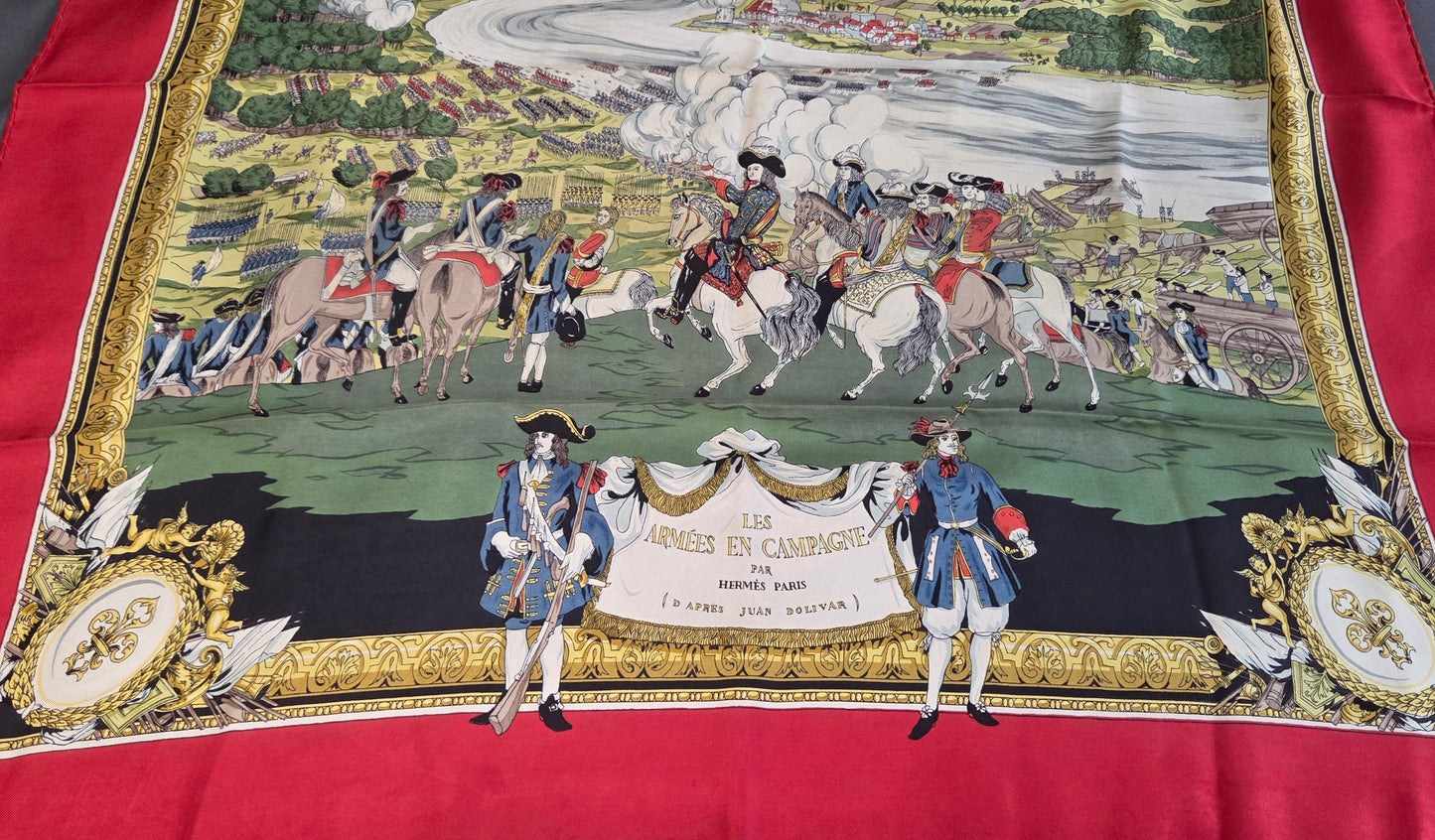 Carré Hermès en twill de soie "Les Armées en Campagne "