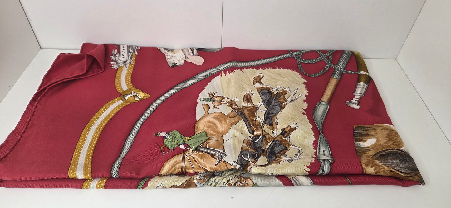Carré Hermès en twill de soie "Le Laisser Courre "