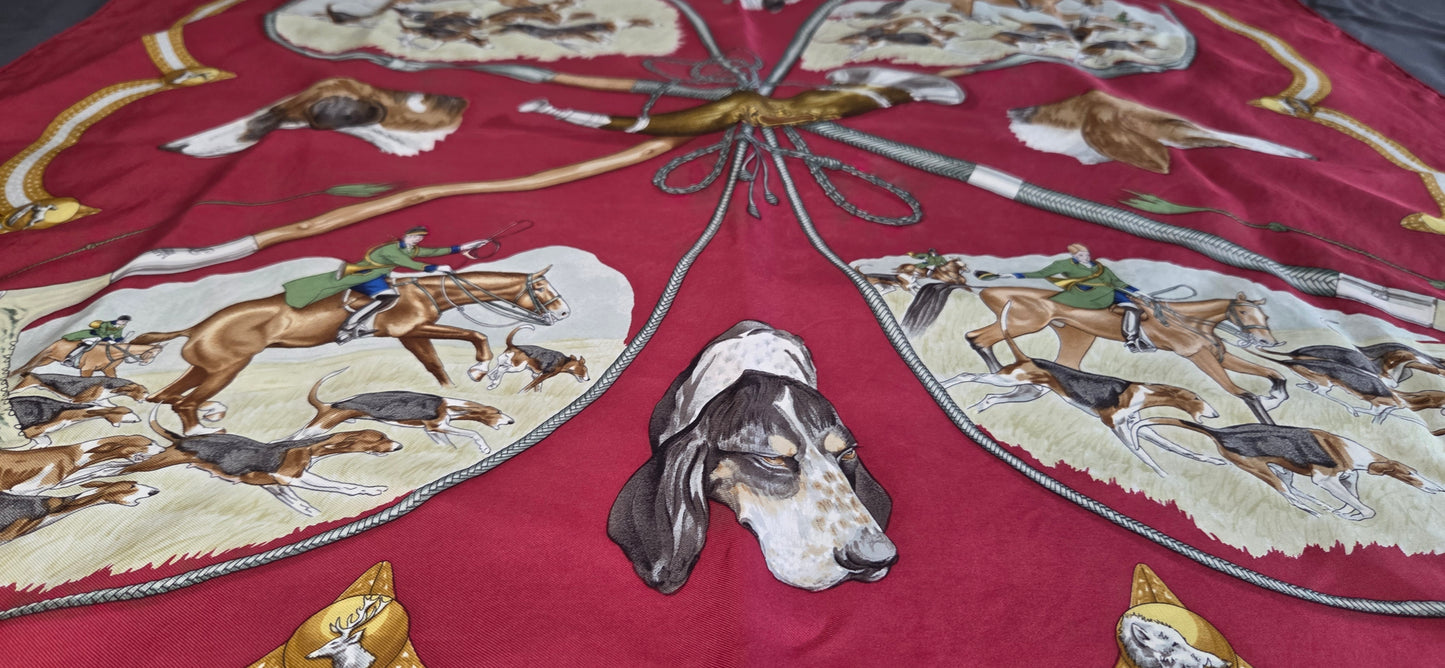 Carré Hermès en twill de soie "Le Laisser Courre "