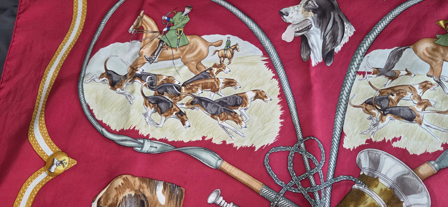 Carré Hermès en twill de soie "Le Laisser Courre "