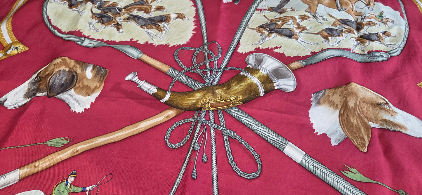 Carré Hermès en twill de soie "Le Laisser Courre "