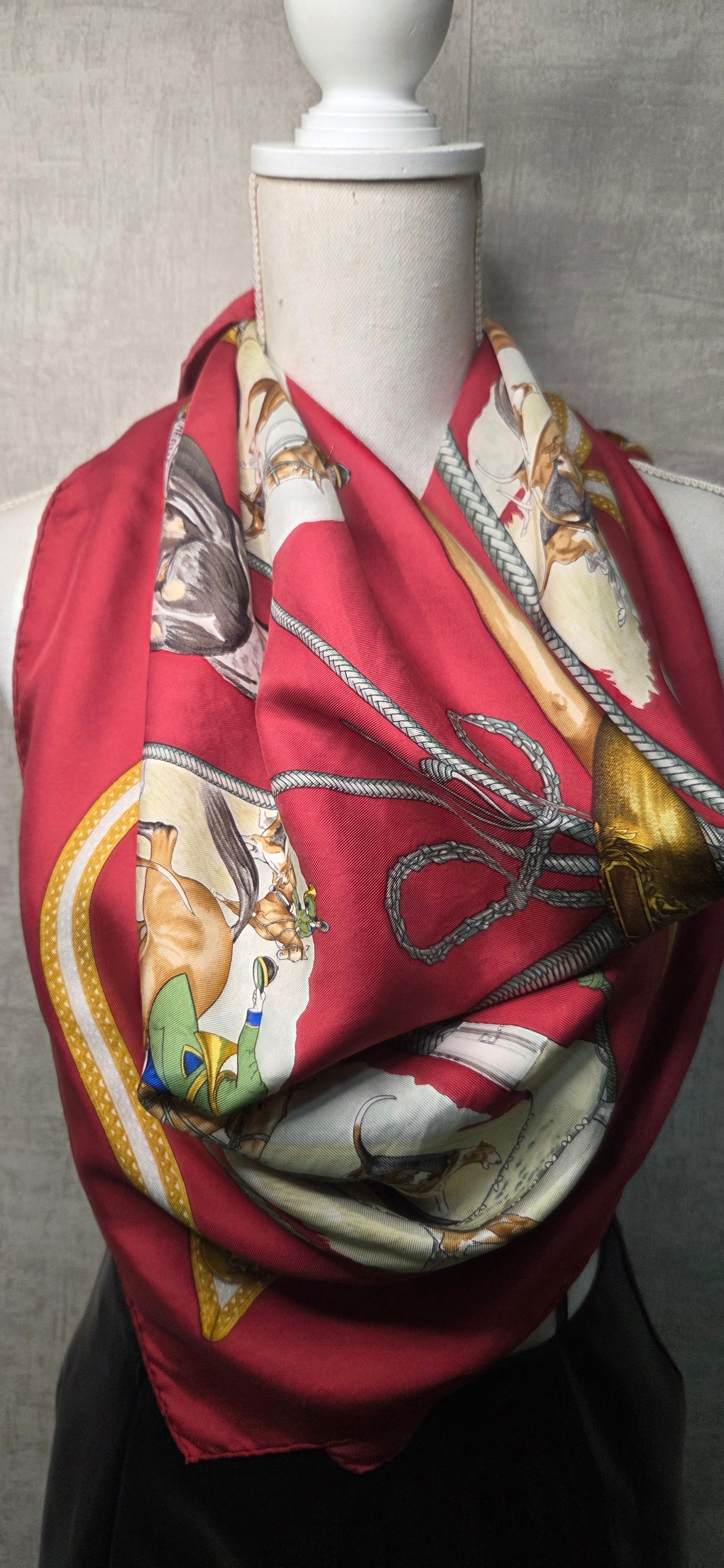 Carré Hermès en twill de soie "Le Laisser Courre "