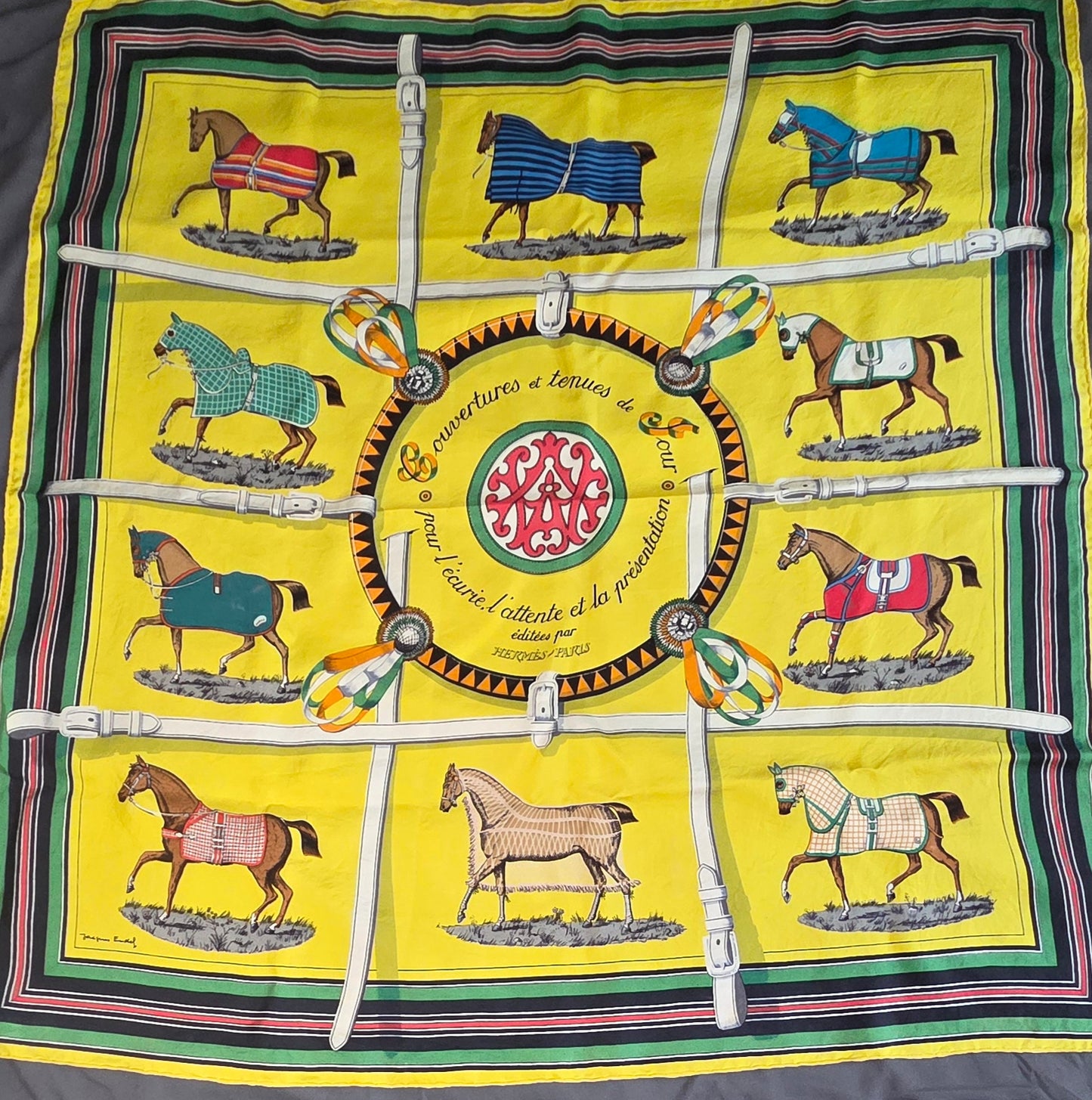 Carré Hermès en twill de "Couvertures et tenues de Jour "