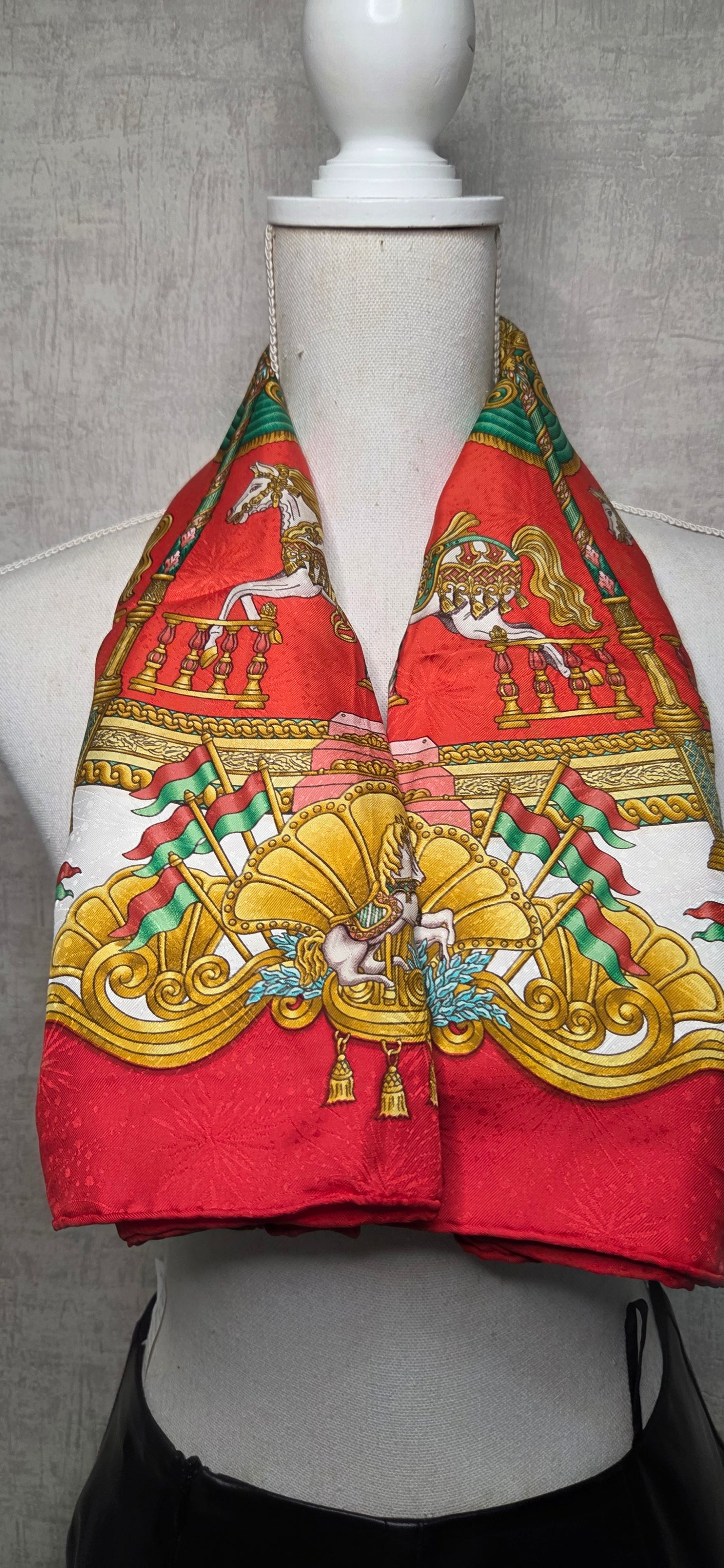 Carré Hermès en twill de soie "Luna Park "