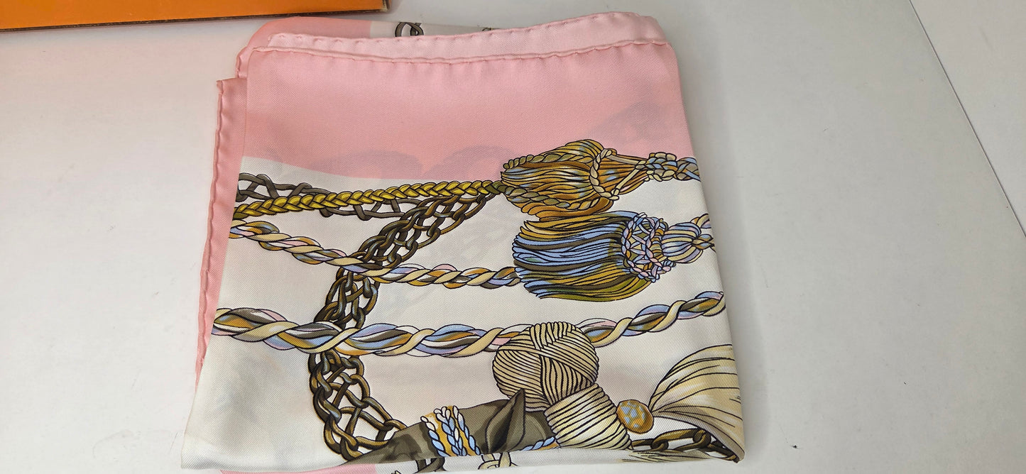 Carré Hermès en twill de soie "Le Timbalier "