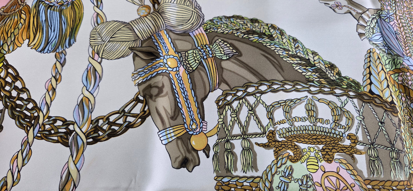 Carré Hermès en twill de soie "Le Timbalier "