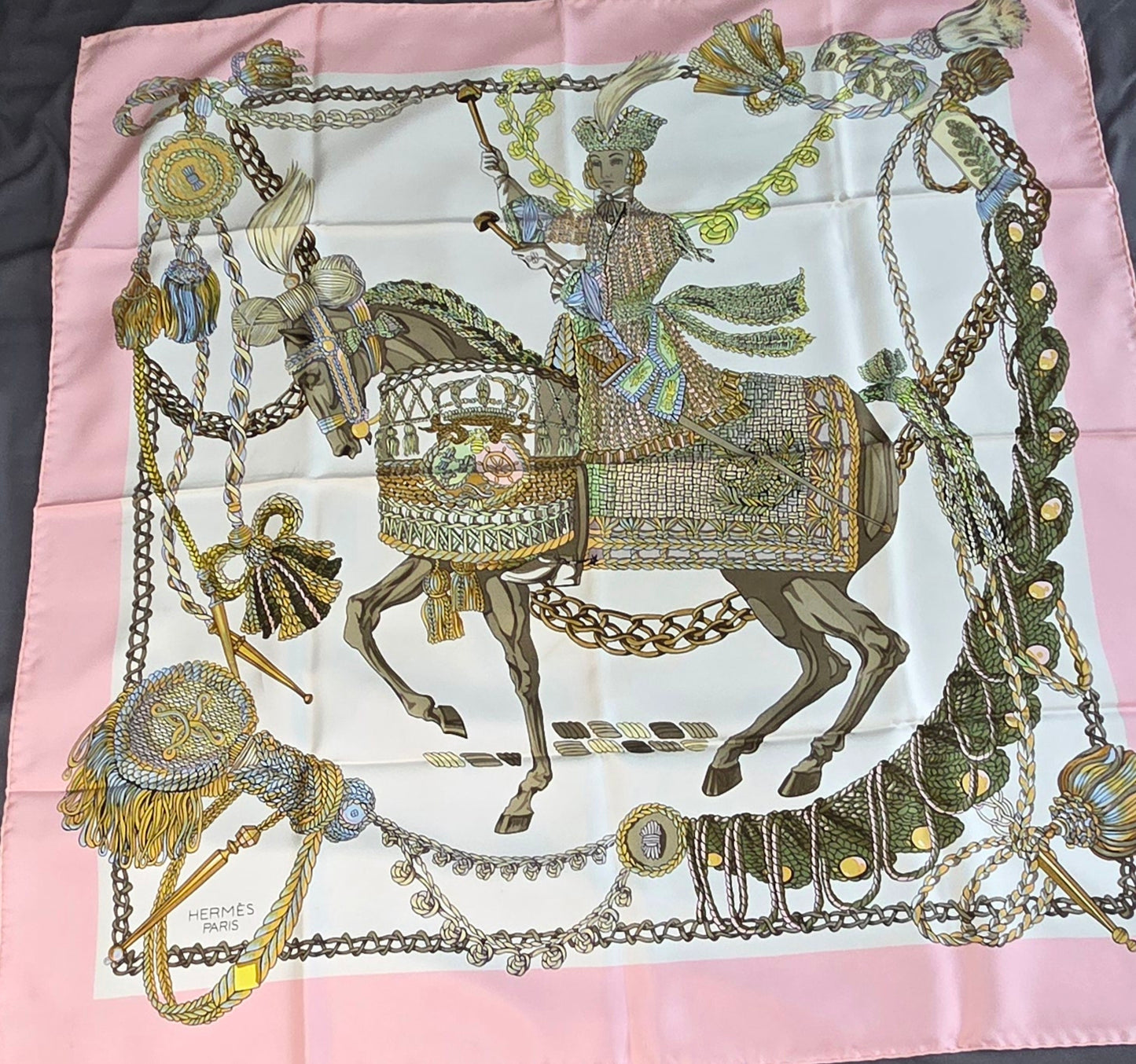 Carré Hermès en twill de soie "Le Timbalier "