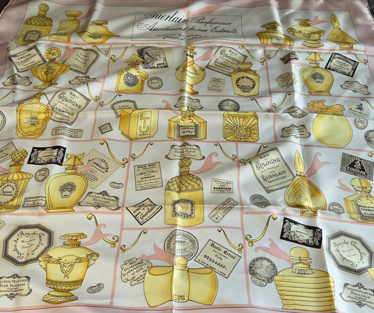 Carré Guerlain en twill de soie
