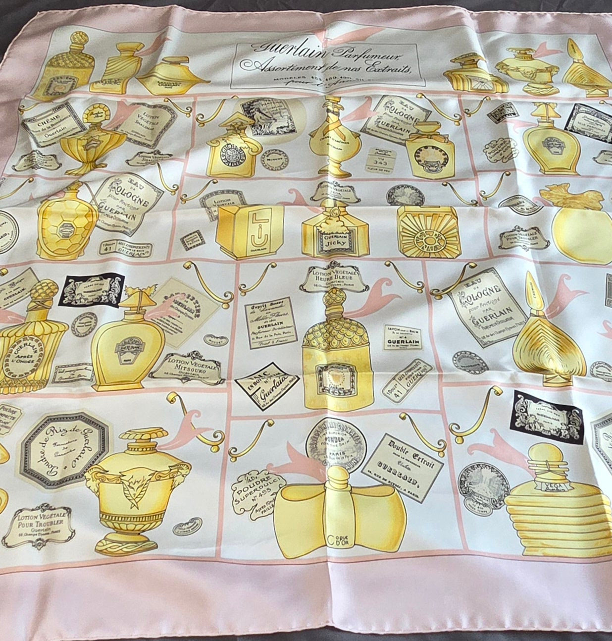 Carré Guerlain en twill de soie