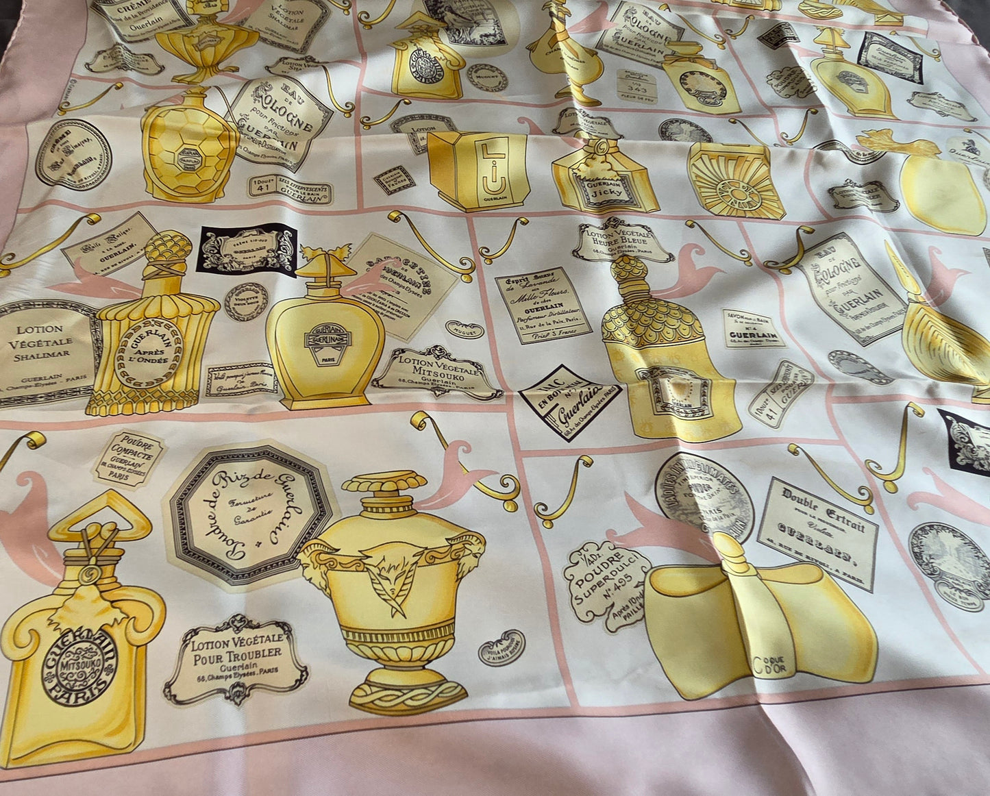 Carré Guerlain en twill de soie