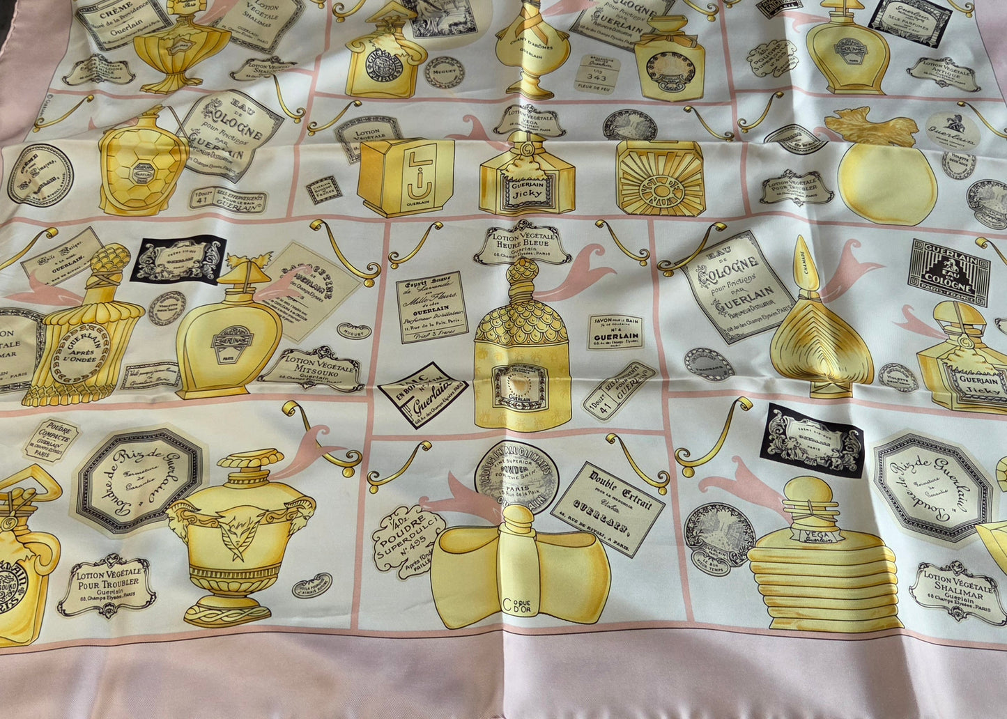 Carré Guerlain en twill de soie