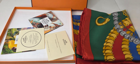 Carré Hermès en twill de soie "Kosmima "