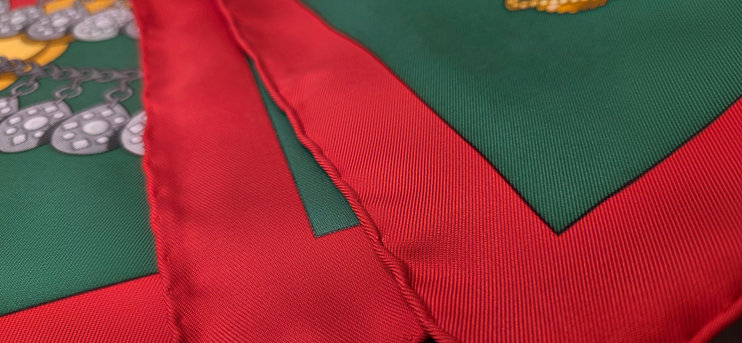 Carré Hermès en twill de soie "Kosmima "