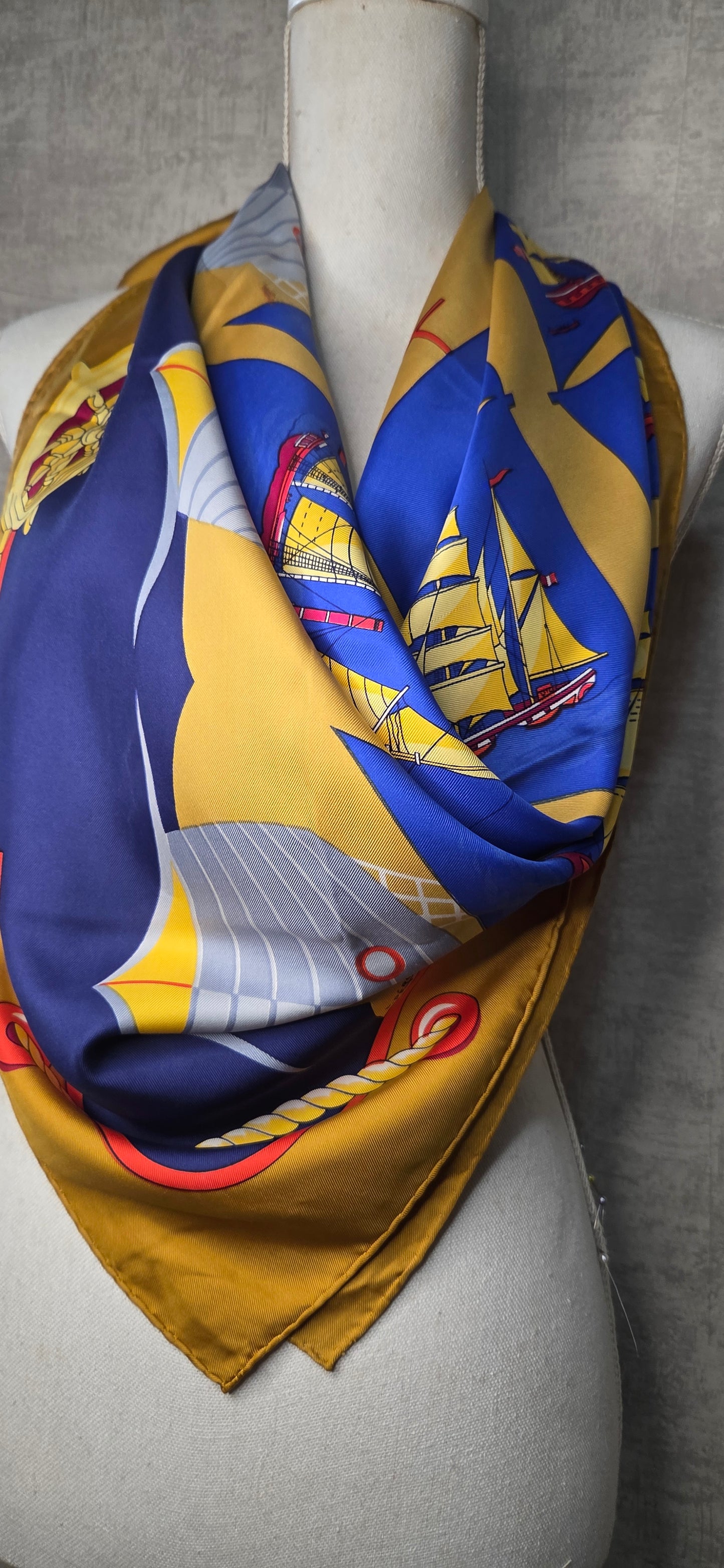 Carré Hermès en twill de soie "Grand Largue"