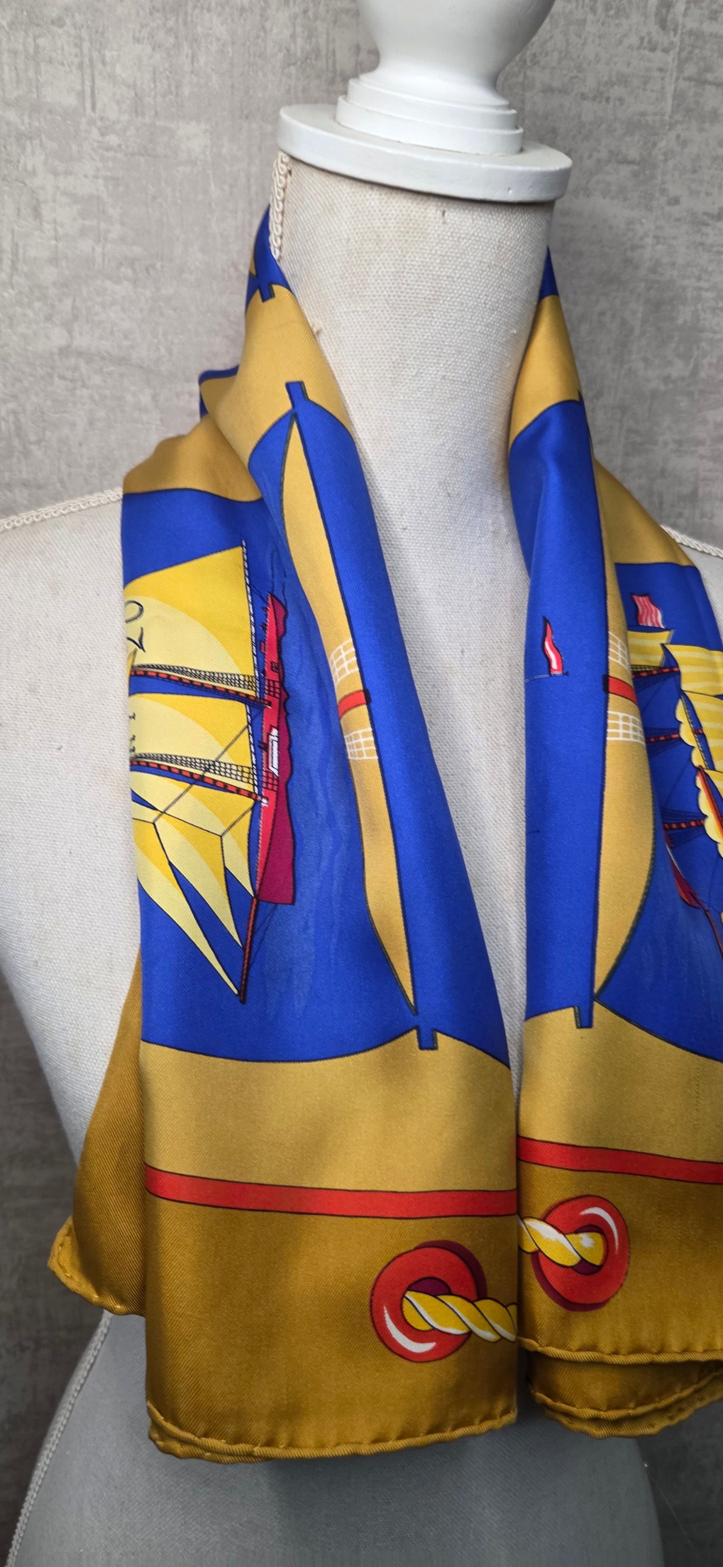 Carré Hermès en twill de soie "Grand Largue"
