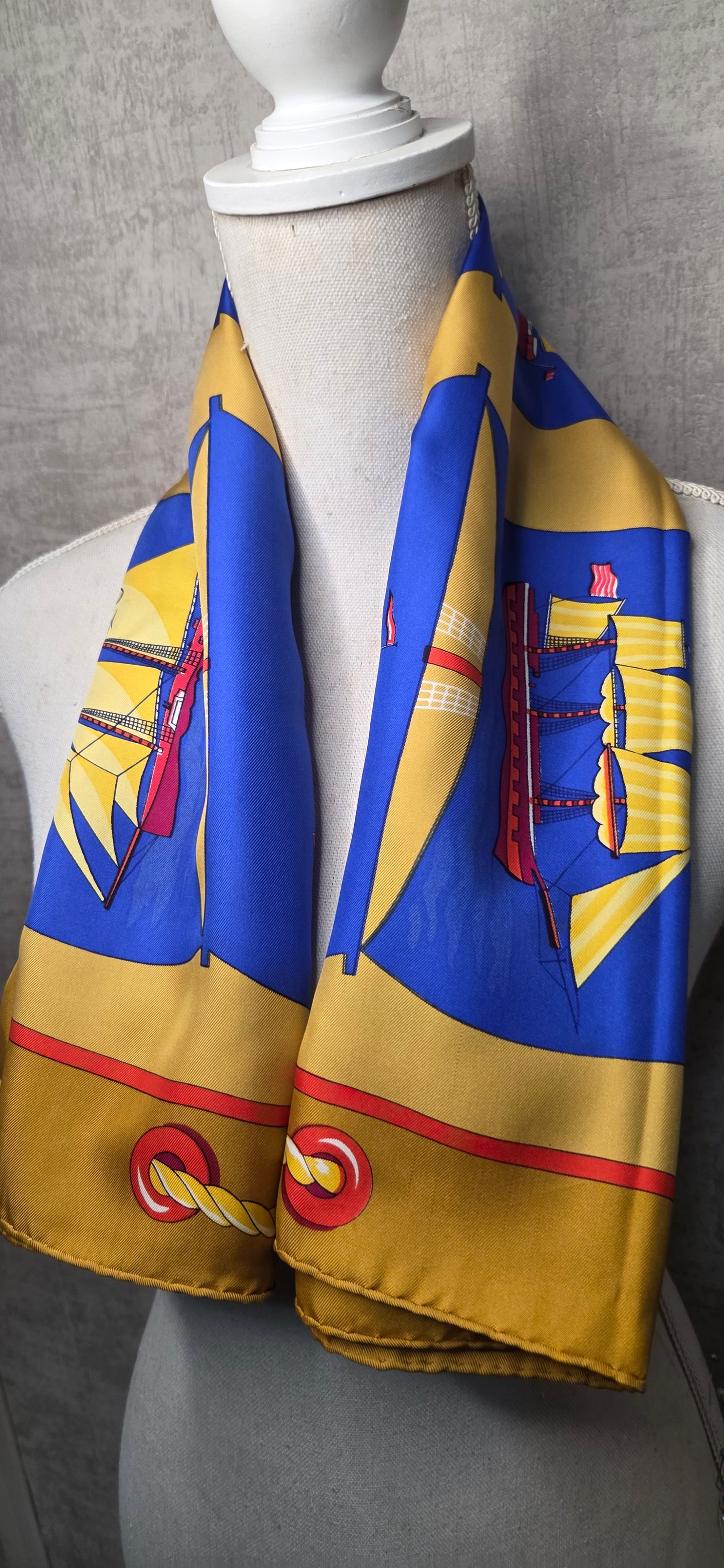 Carré Hermès en twill de soie "Grand Largue"