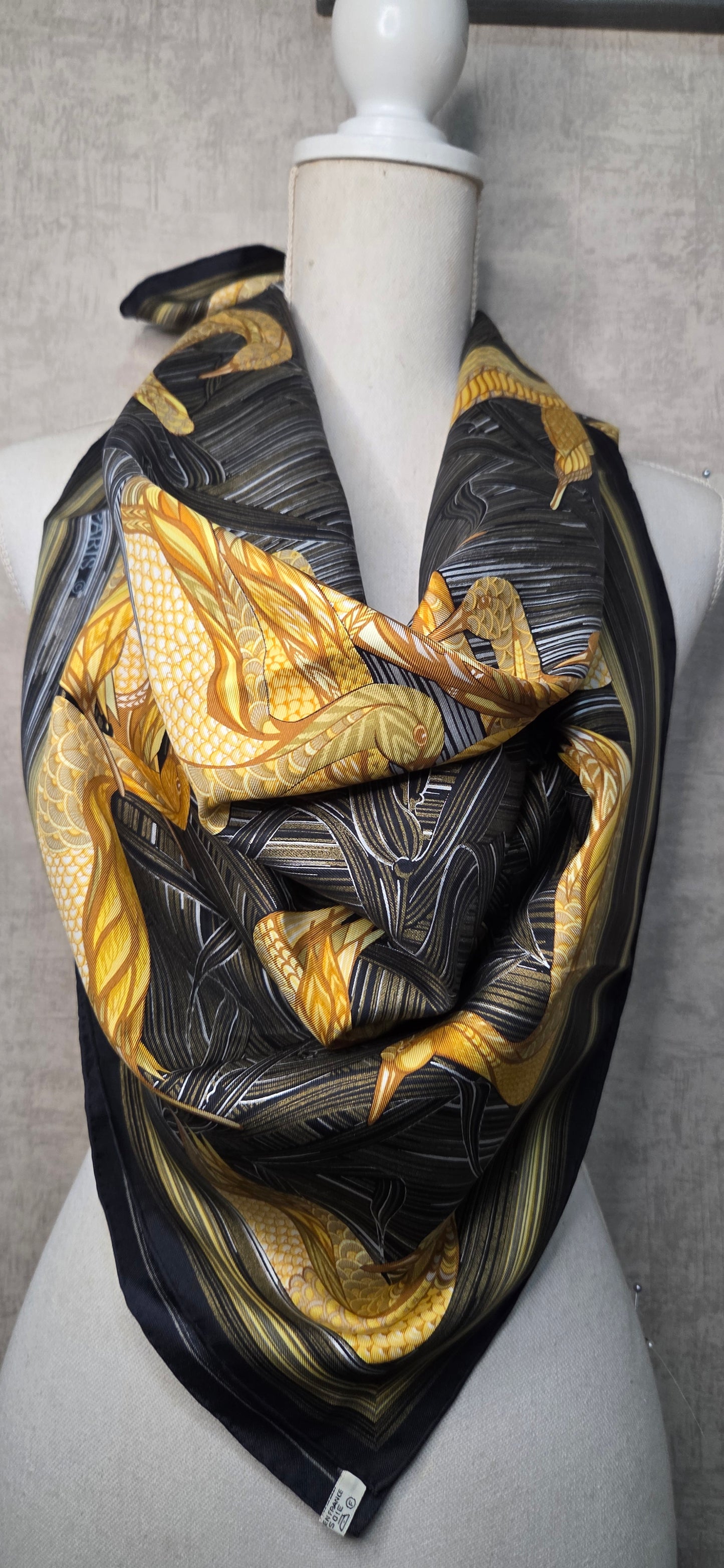 Carré Hermès en twill de soie "Mare aux Canards "