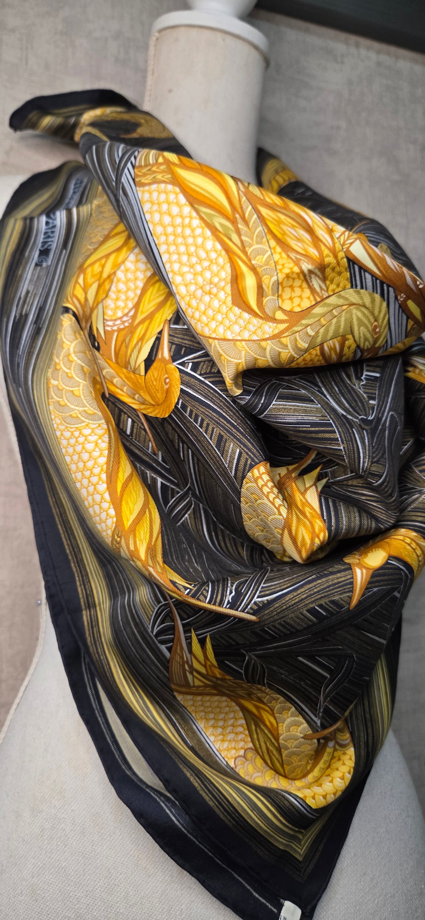 Carré Hermès en twill de soie "Mare aux Canards "