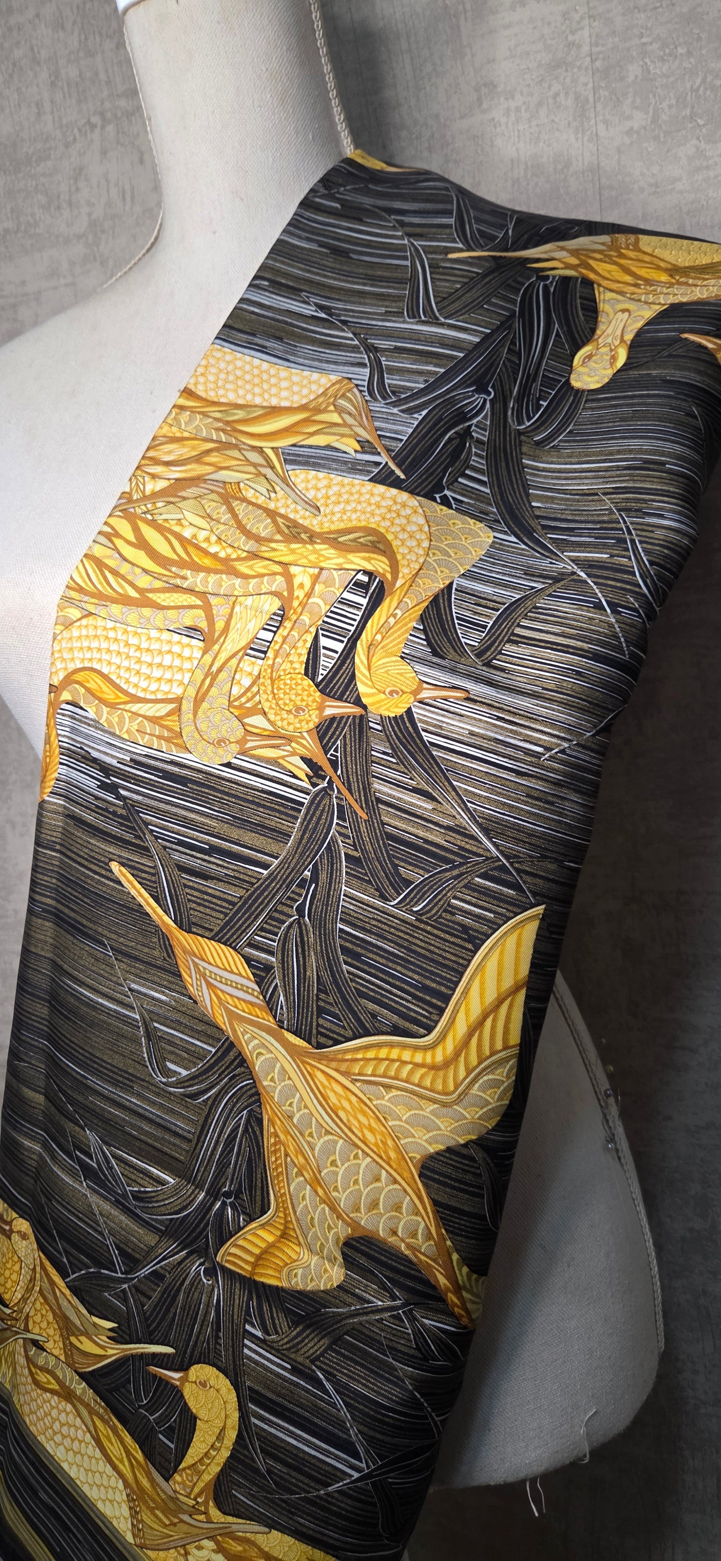 Carré Hermès en twill de soie "Mare aux Canards "