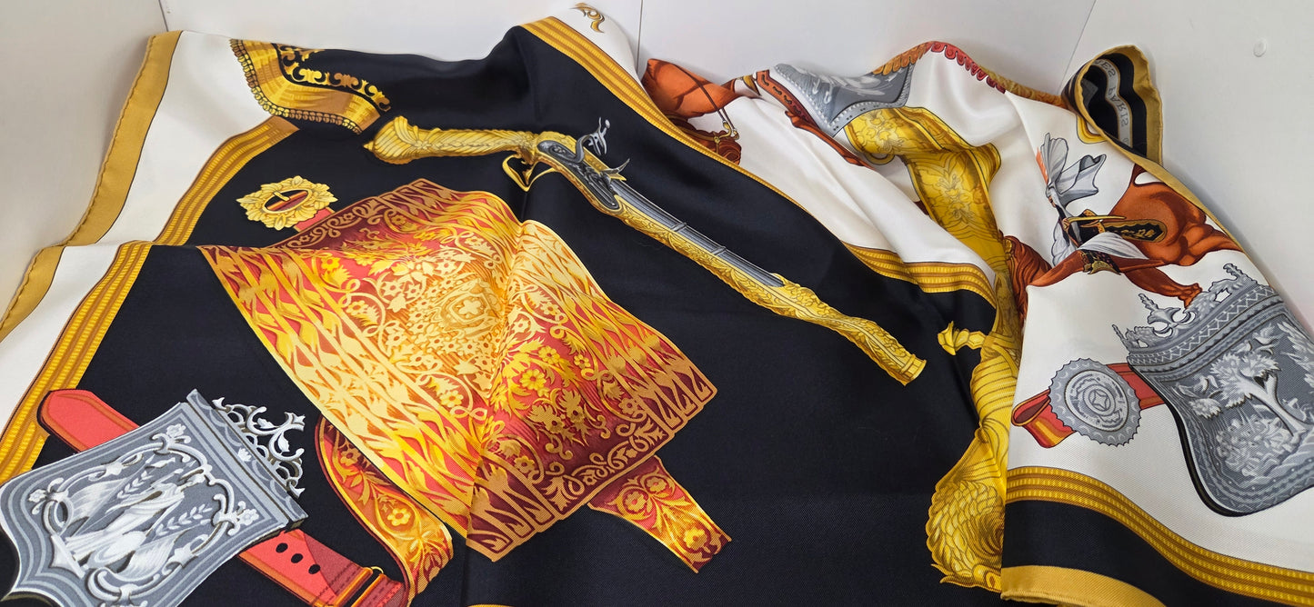 Carré Hermès en twill de soie "1821 Cavalier Ottoman"