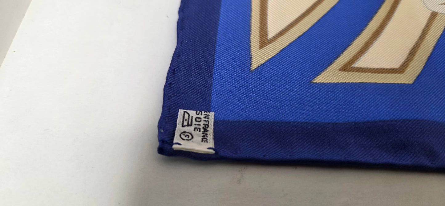 Carré Hermès en twill de soie intitulé "Tribord"