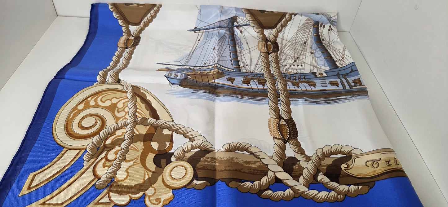 Carré Hermès en twill de soie intitulé "Tribord"