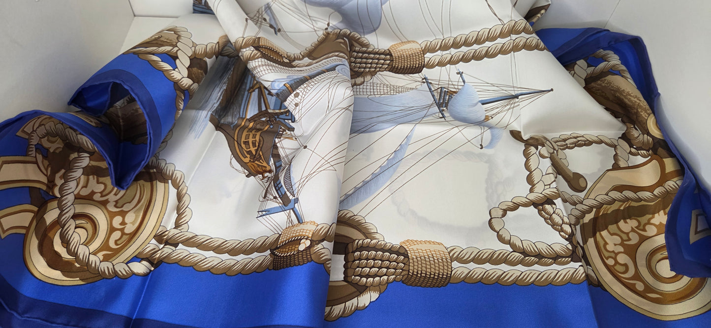 Carré Hermès en twill de soie intitulé "Tribord"