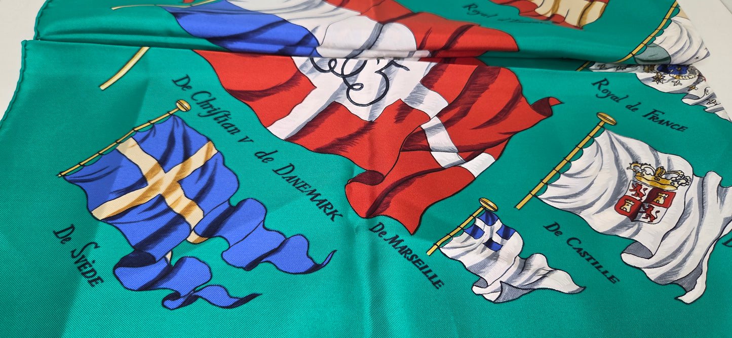Carré Hermès en twill de soie intitulé "Pavois"