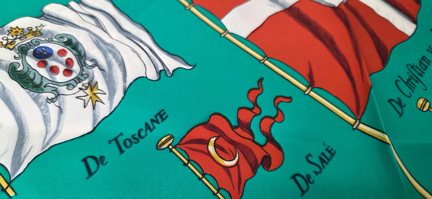 Carré Hermès en twill de soie intitulé "Pavois"