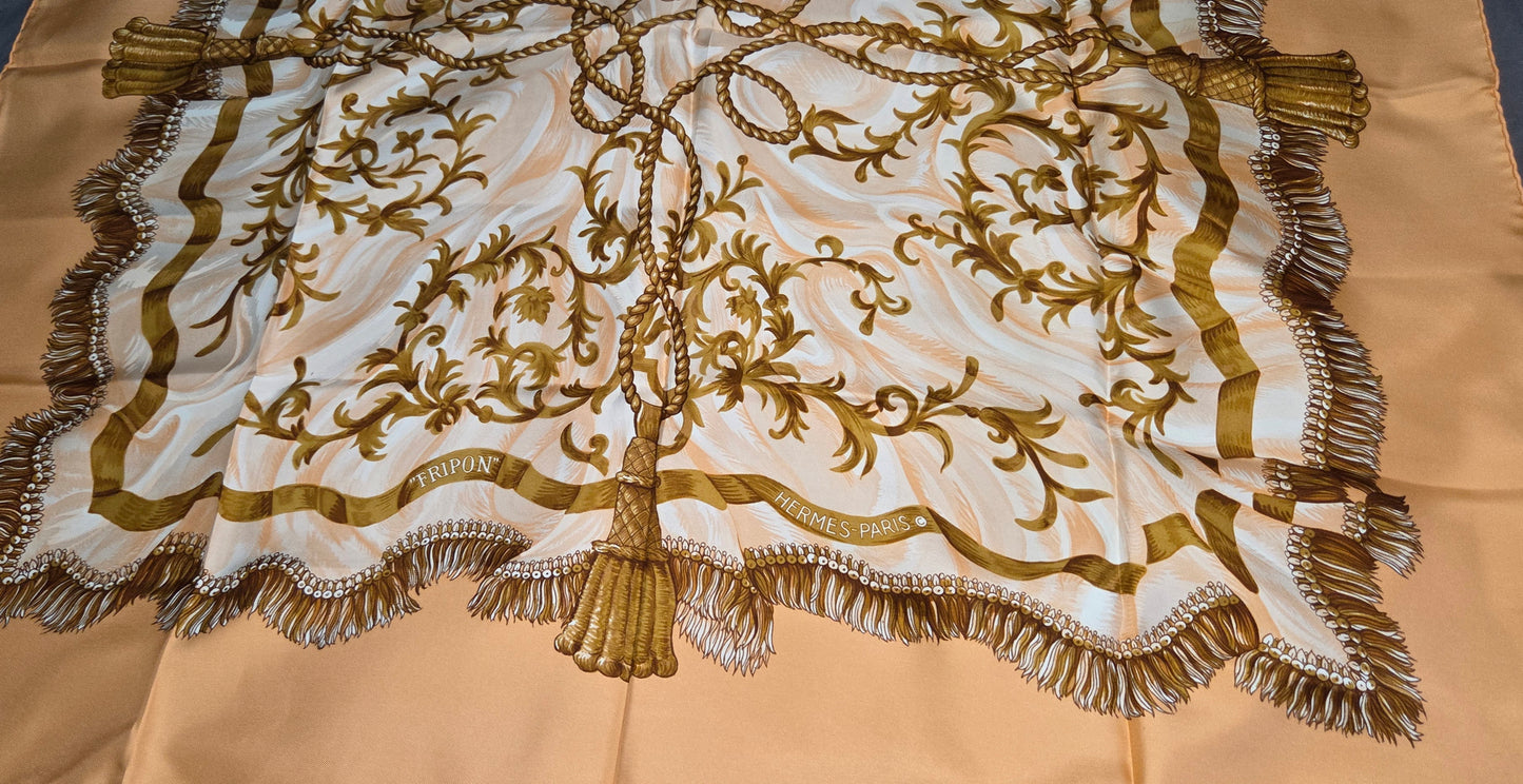 Carré Hermès en twill de soie "Fripon"